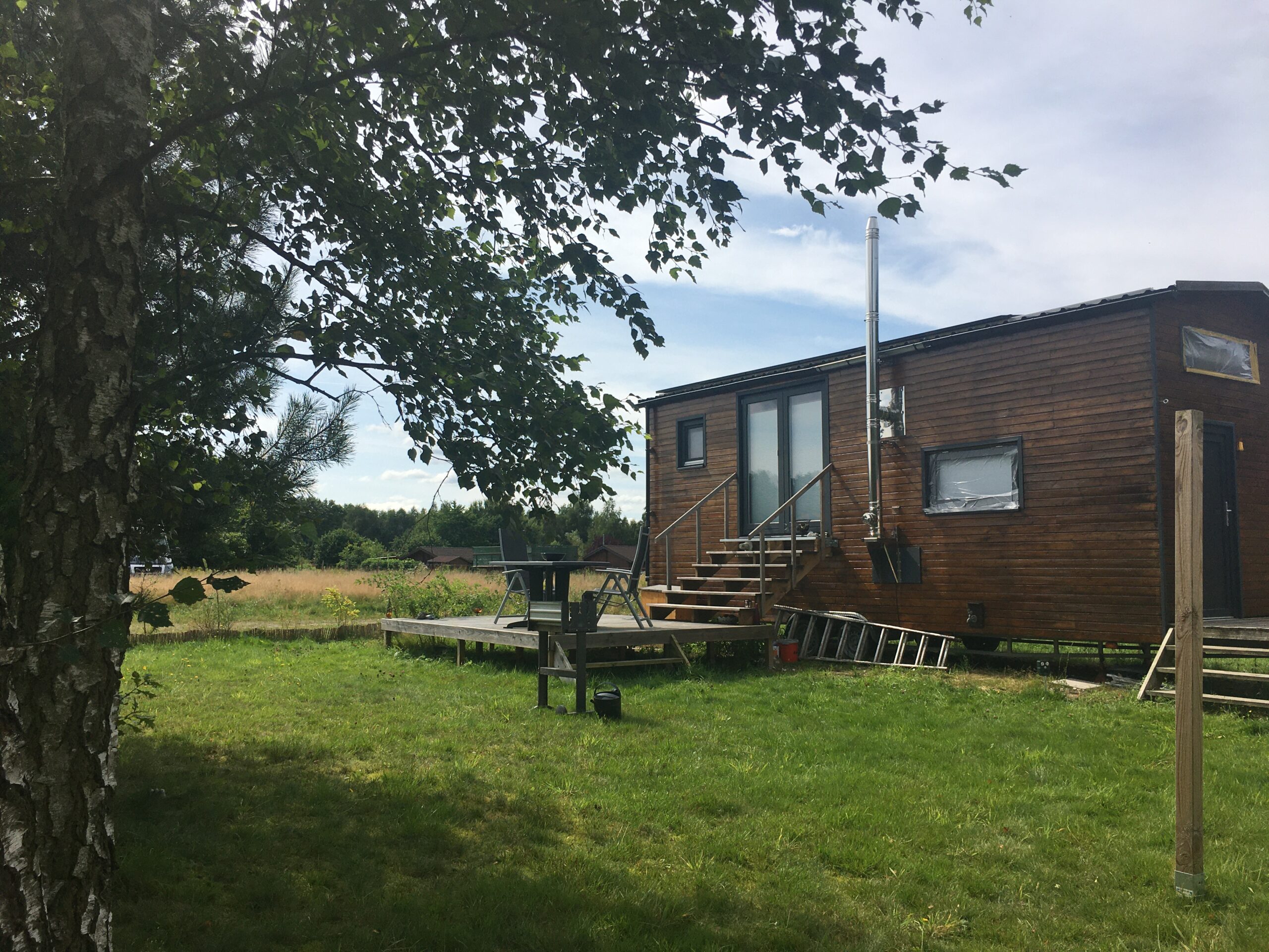 Die gewünschte Idylle: ein Mikrohaus in freier Natur.